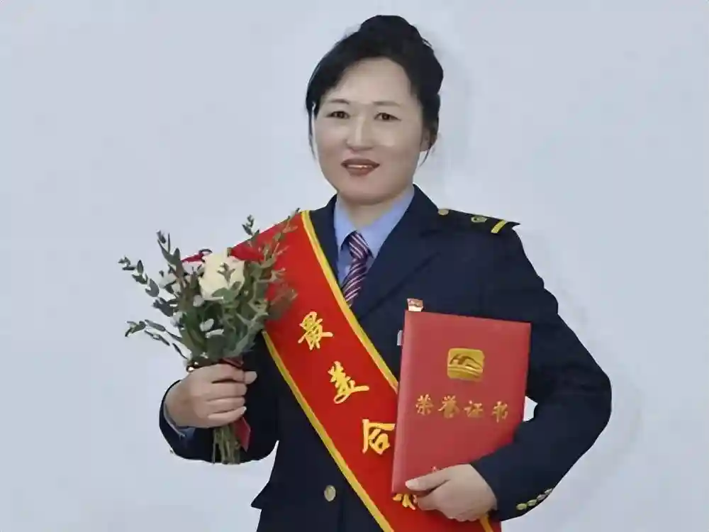 吹响暖心服务“集结号”搭好职工服务“连心桥”