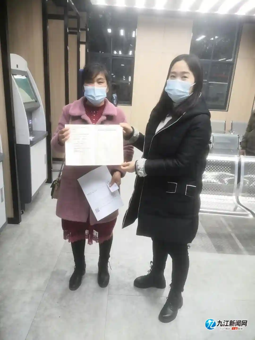 九江颁发首本个人地下停车位不动产权证书