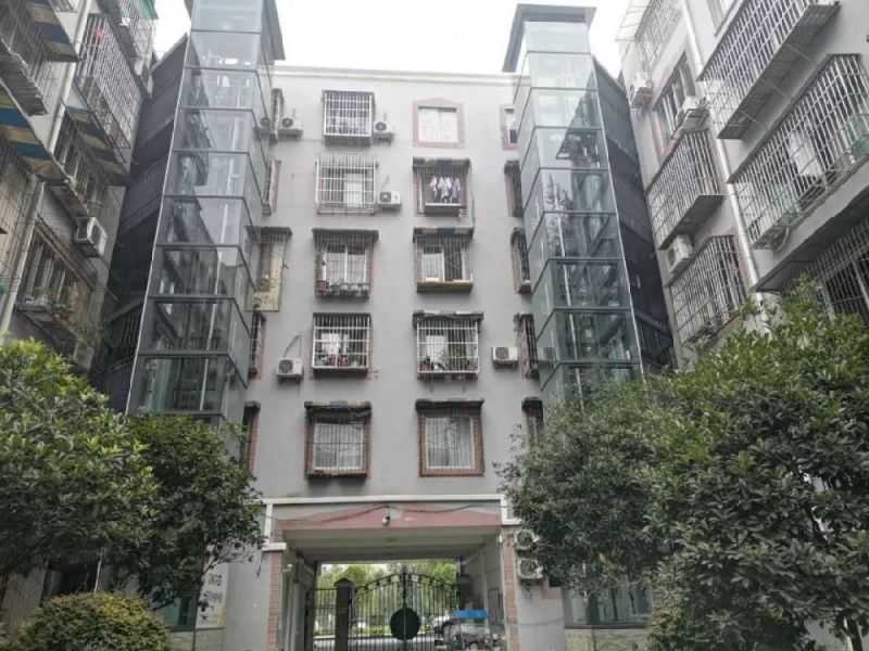 受疫情影响和资金问题，安徽宿州、亳州等多地拖欠教师工资